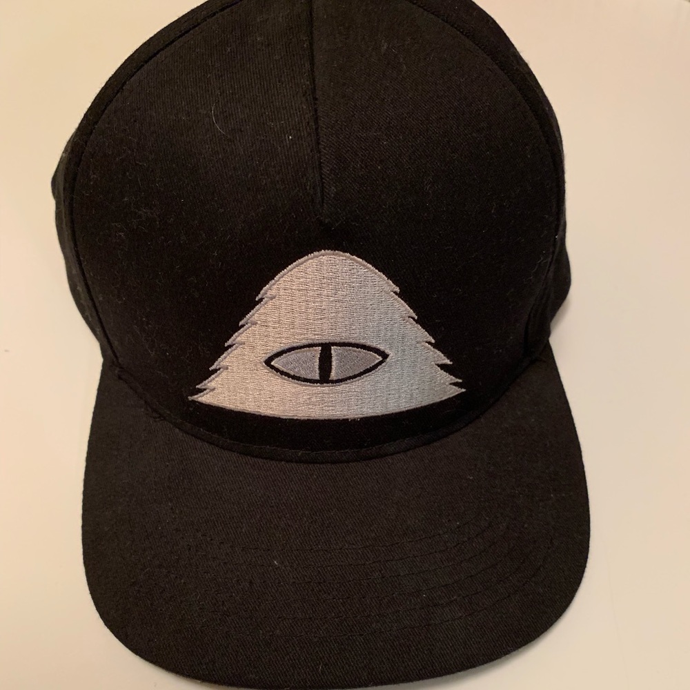 Men’s Poler Stuff black baseball hat.